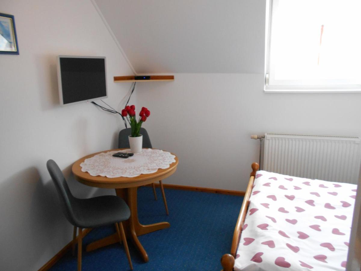 Arpad Panzio Bed and Breakfast Győr Buitenkant foto