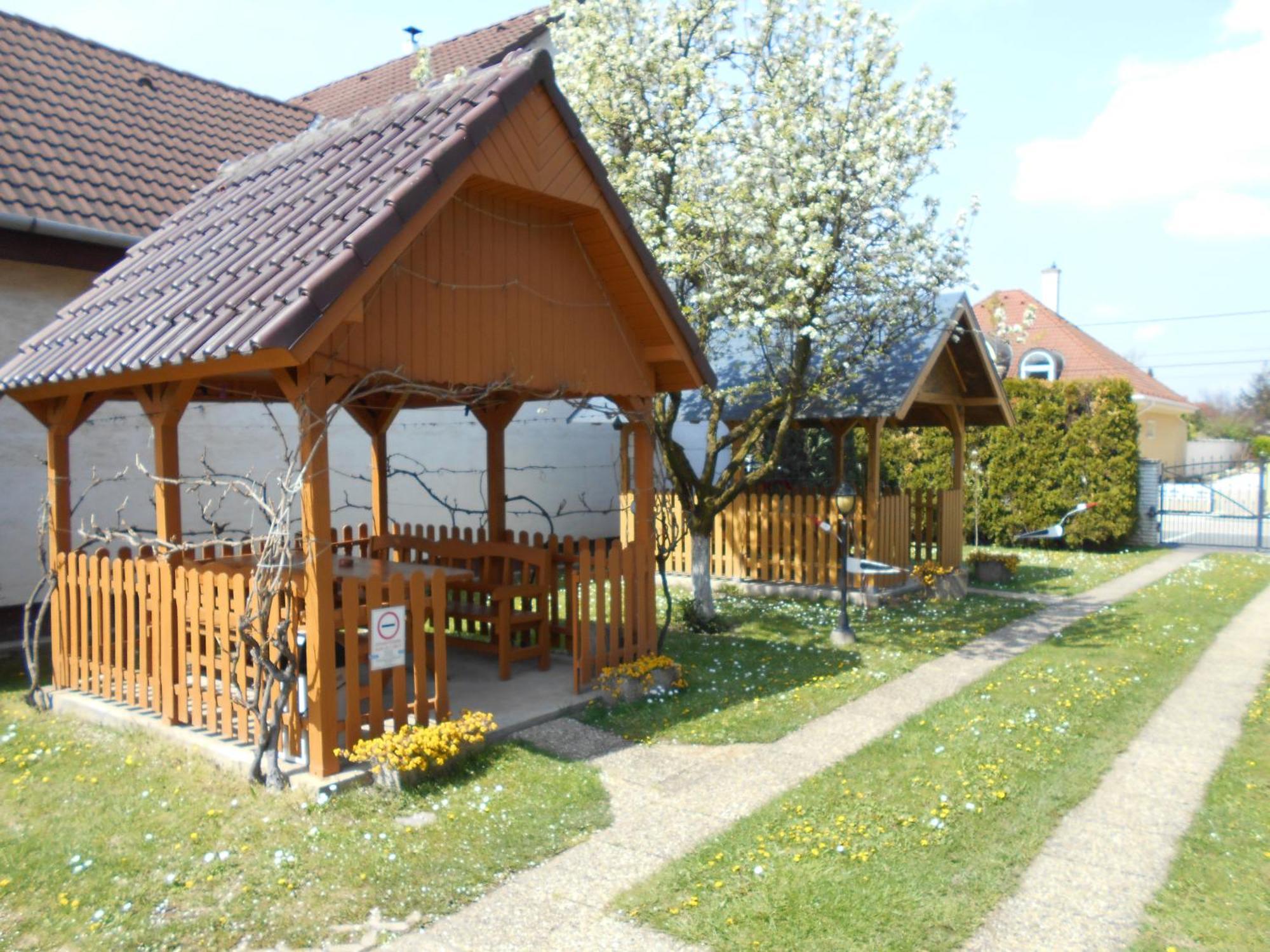 Arpad Panzio Bed and Breakfast Győr Buitenkant foto